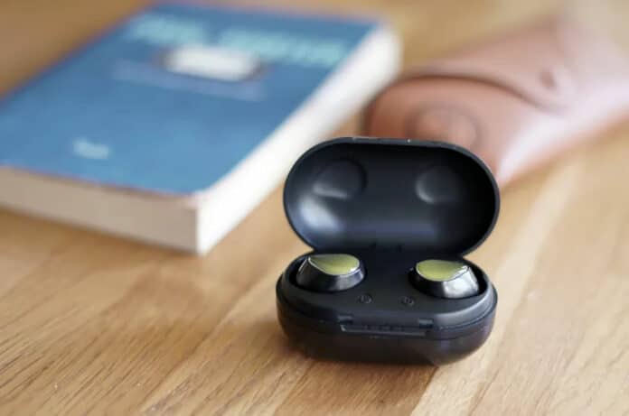 ATTO X are the most professional wireless earbuds featured with superior Hi-Fi sound and long playtime.