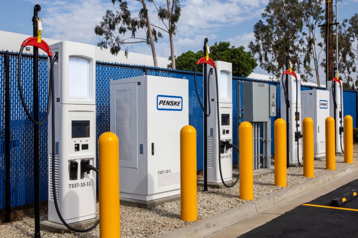 Penske opens highspeed charging station for electric delivery trucks