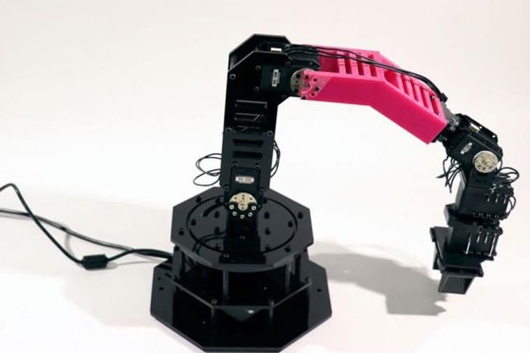 Engineers build robot arm that Can Recognize and Repair Itself