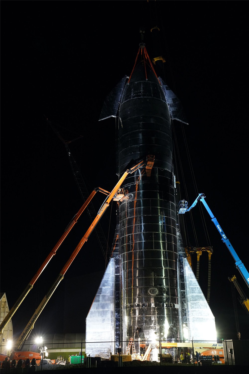 Starship Mk1 looks spectacular at night
