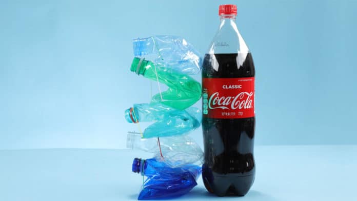 Bakbuk: the solution to crush plastic bottles.