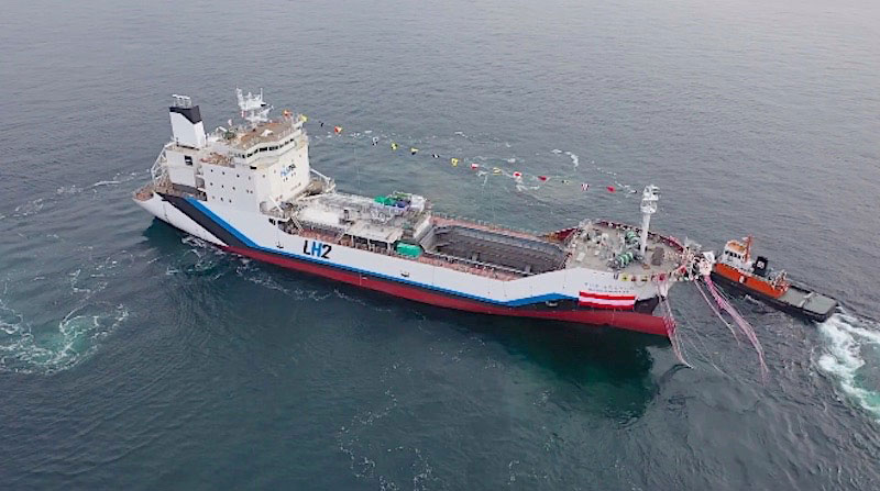 Japan introduces the world's first liquid hydrogen transport vessel