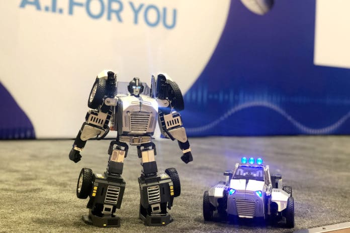 Robosen Robotics debuts T9 at CES 2020.