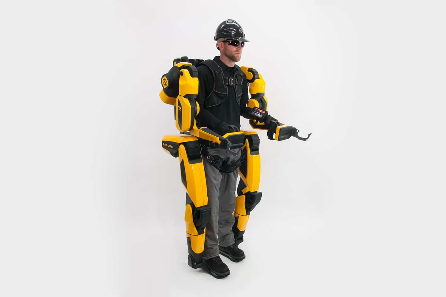 Sarcos Guardian XO exoskeleton enables an employee to lift up to 200 pounds.