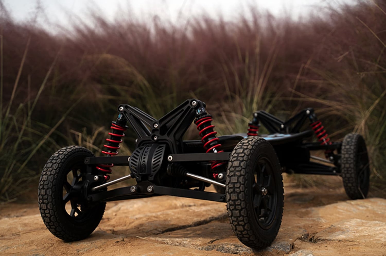 Cycleagle electric off-road skateboard opens up new possibilities for fun.