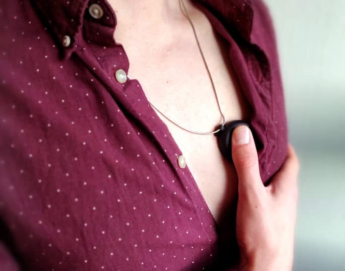 The necklace-ECG for quick and easy check of the heart.