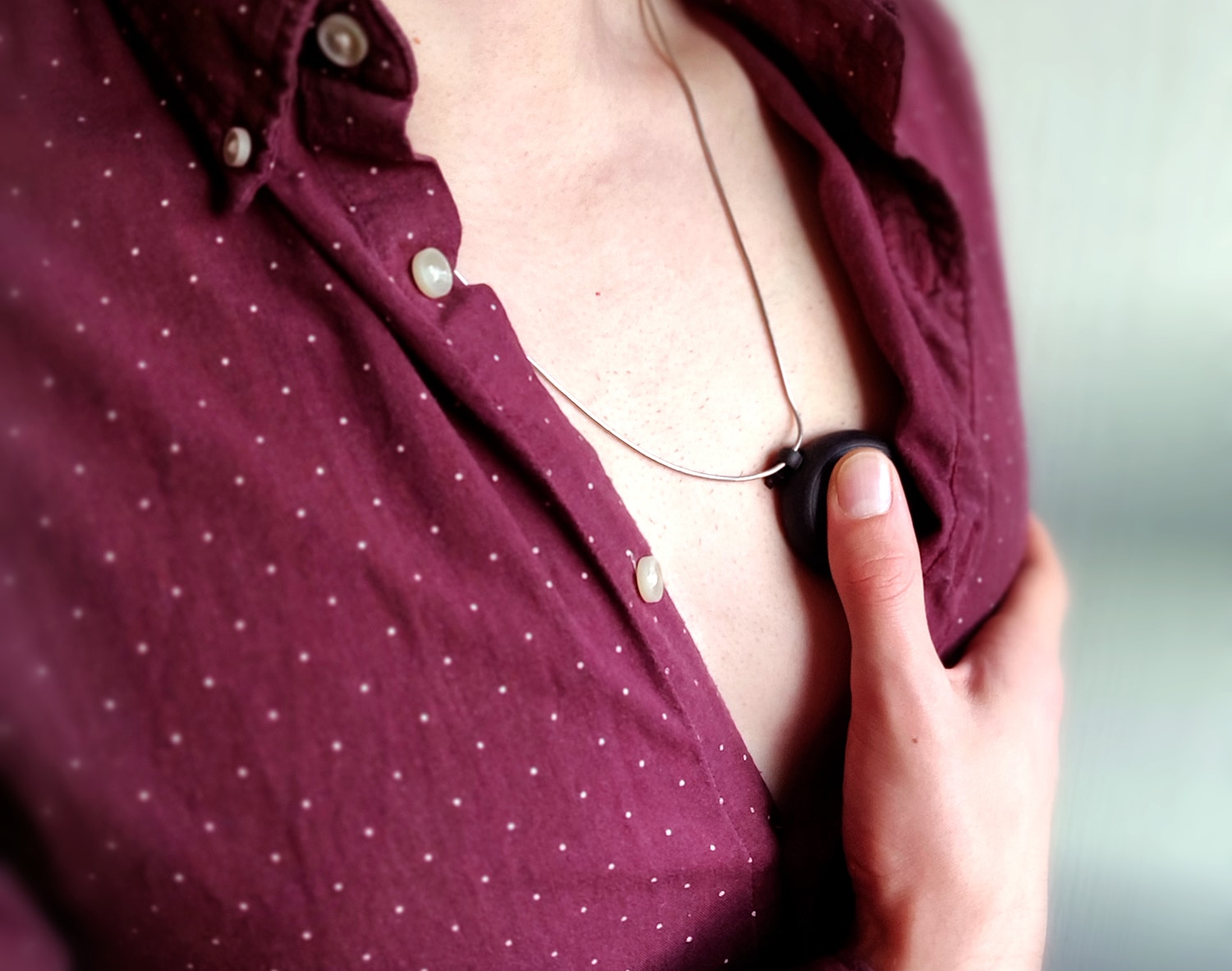 The necklace-ECG for quick and easy check of the heart.