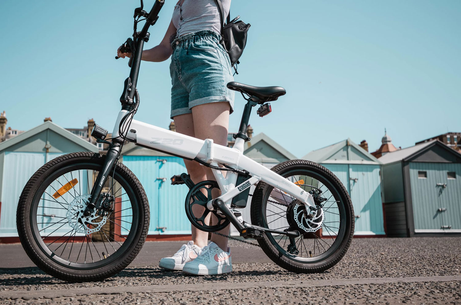 In recent times, several new electric bicycles arrived for people who want to move around the city or the mountain quickly and easily. Well, now it is
