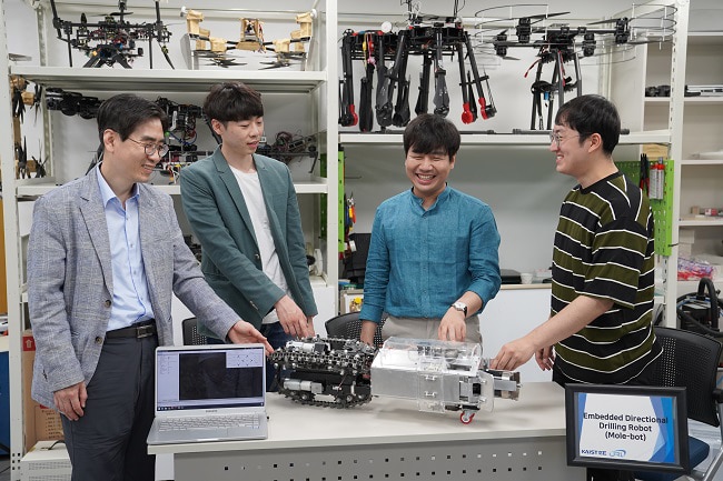 From left - Professor Hyun Myung, PhD candidate Junseok Lee, researcher Christian Tirtawardhana, and PhD candiate Hyunjun Lim.