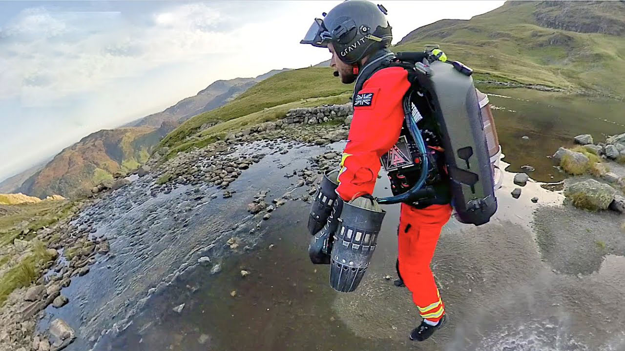 British engineers successfully test world’s first Jet Suit paramedic.