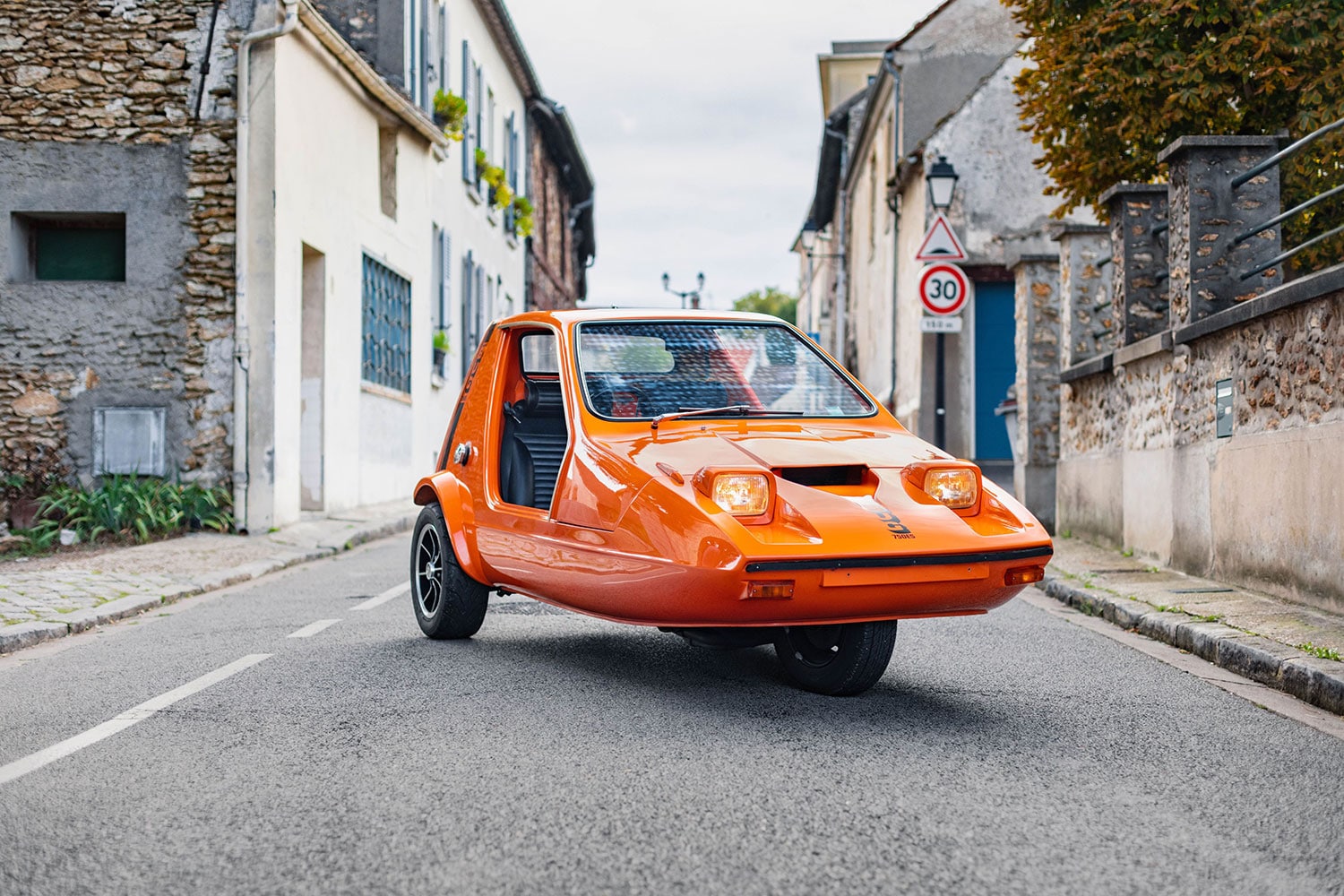 The Yamaha R1-powered 1973 Bond Bug is up for auction.