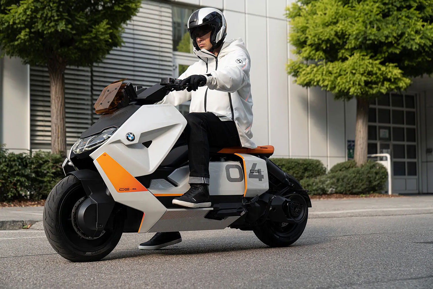 BMW Motorrad unveils new electric scooter concept designed for the city.