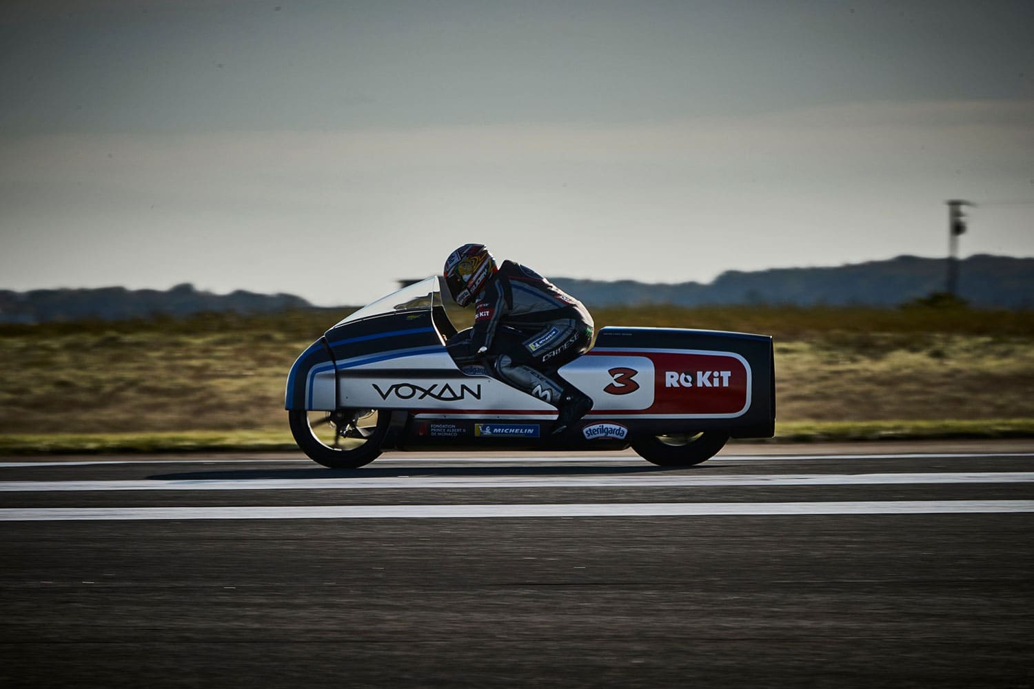 Voxan Wattman electric motorcycle breaks world record with 408 km/h.