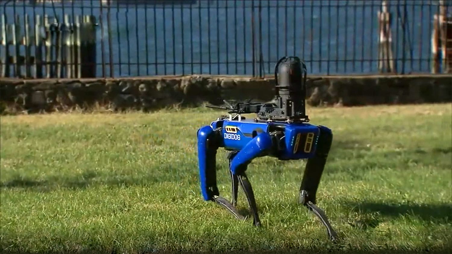 New York police begins testing the robot dog with an extendable arm add-on.
