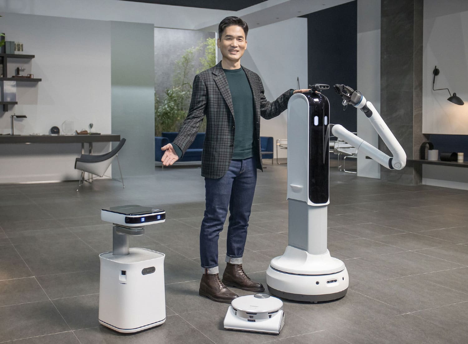 Træde tilbage pedal Minefelt Samsung showcased smart household assistant robots to make everyday life  easier