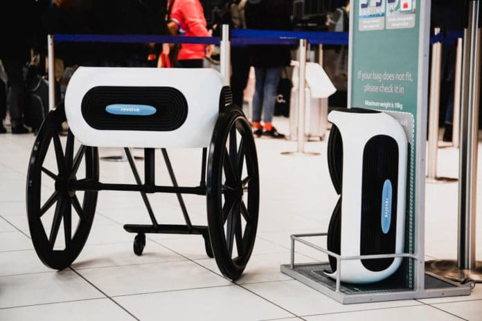 This wheelchair with folding wheels folds down to the size of your luggage.