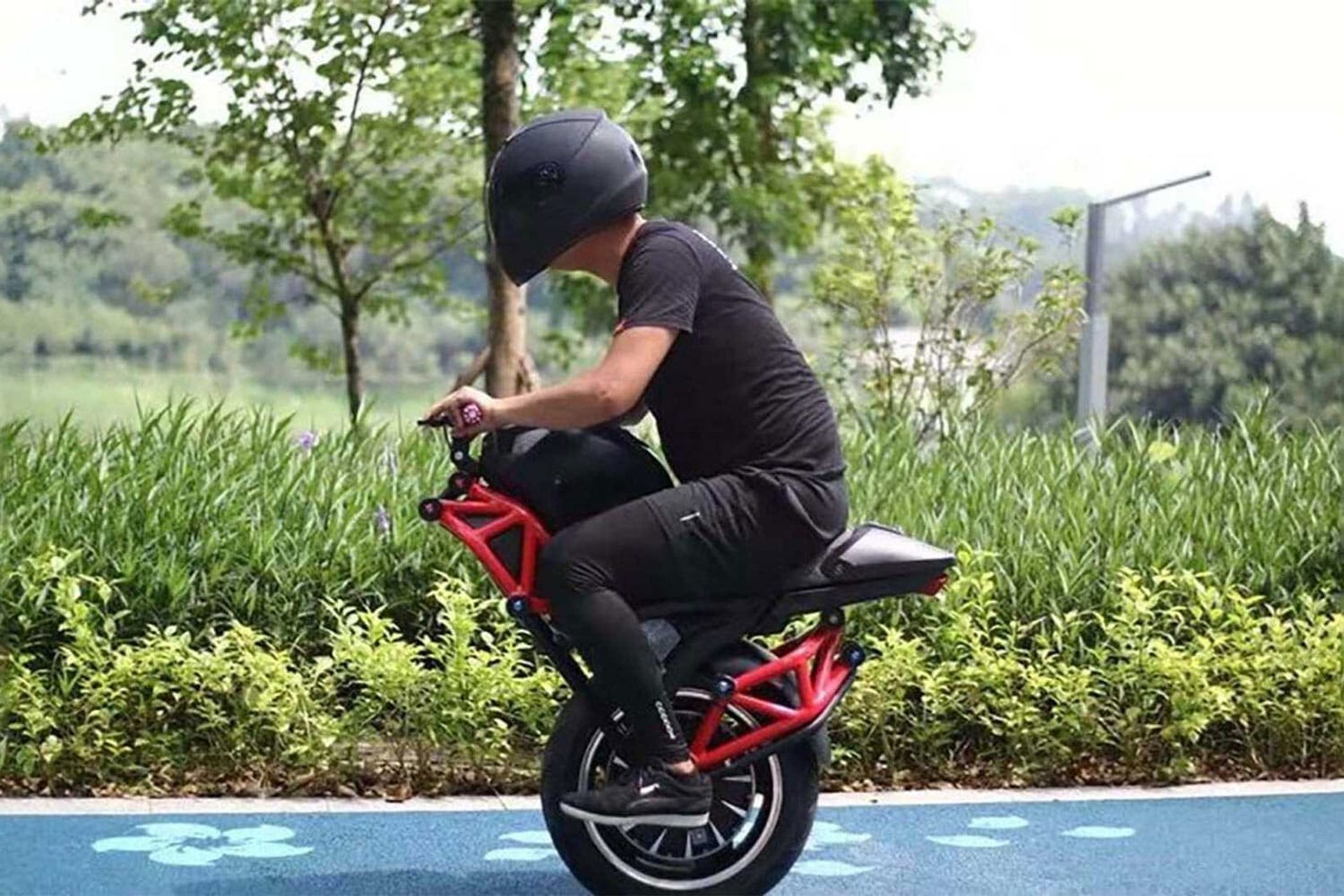 This weird one-wheeled electric motorcycle can hit a top speed of 48 km/h.