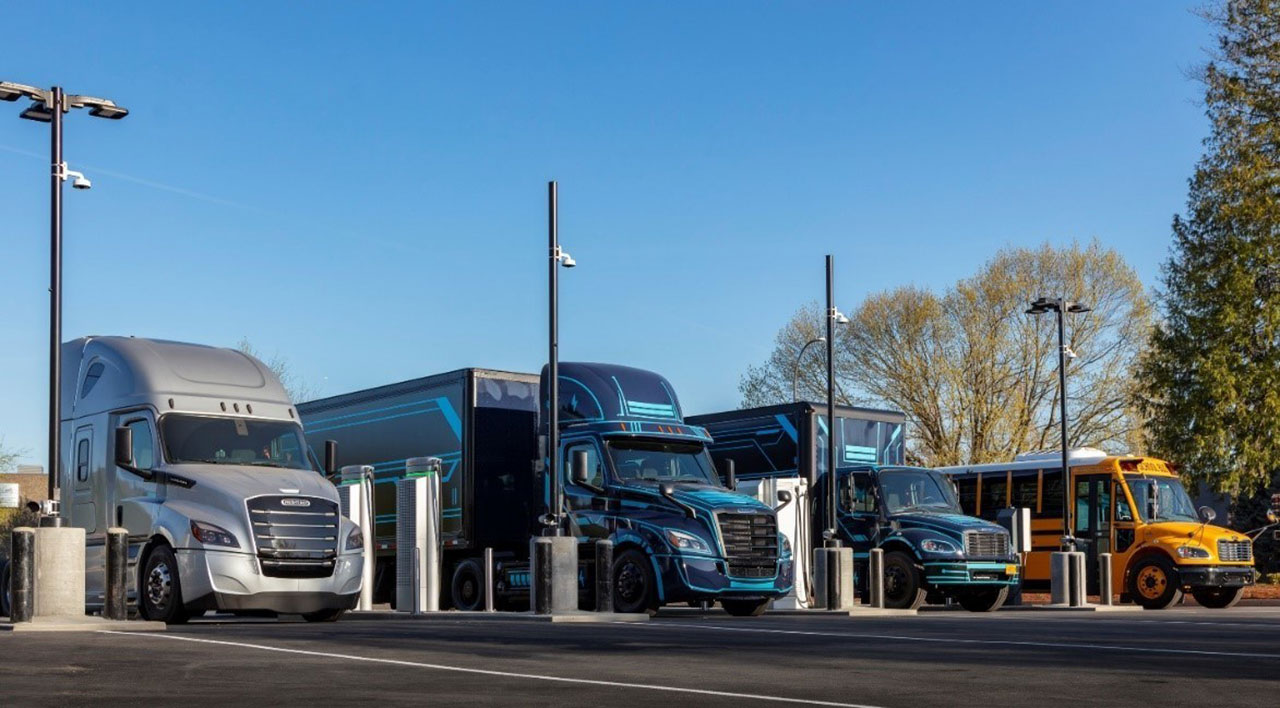 Daimler open first-of-its-kind heavy-duty electric truck charging site