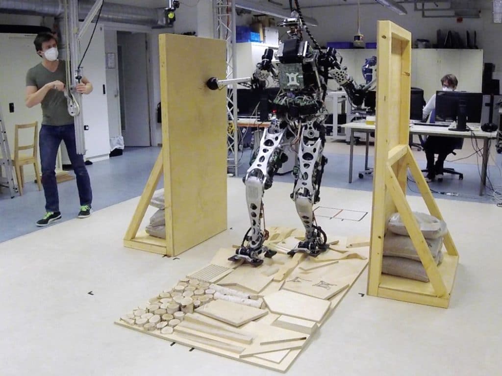 Humanoid Robot LOLA learns to move using multi-contact locomotion 