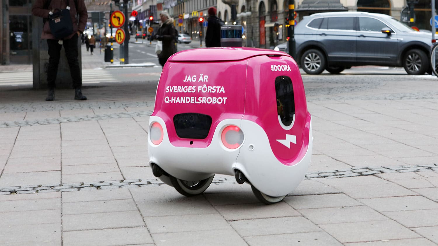 Foodora's 5G delivery droid Doora to begin making food deliveries in Stockholm. Credit: Foodora