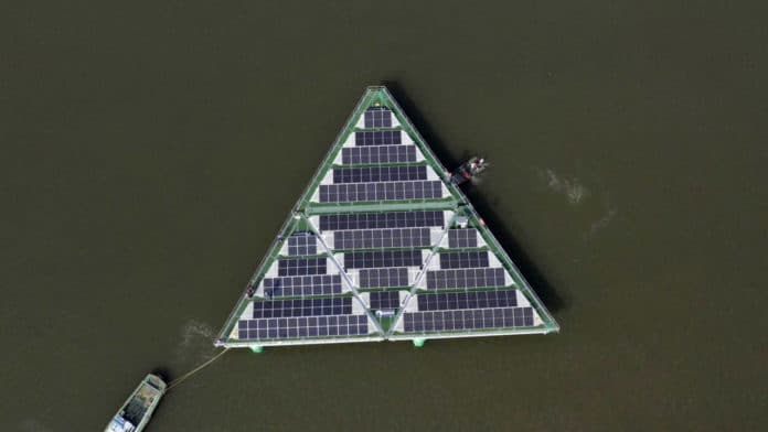 New offshore floating solar farm could help replace fossil fuels.