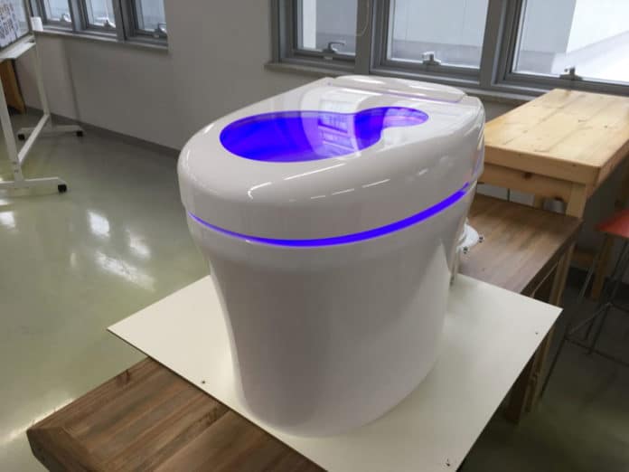 South Korean eco-friendly toilet turns poop into green energy.