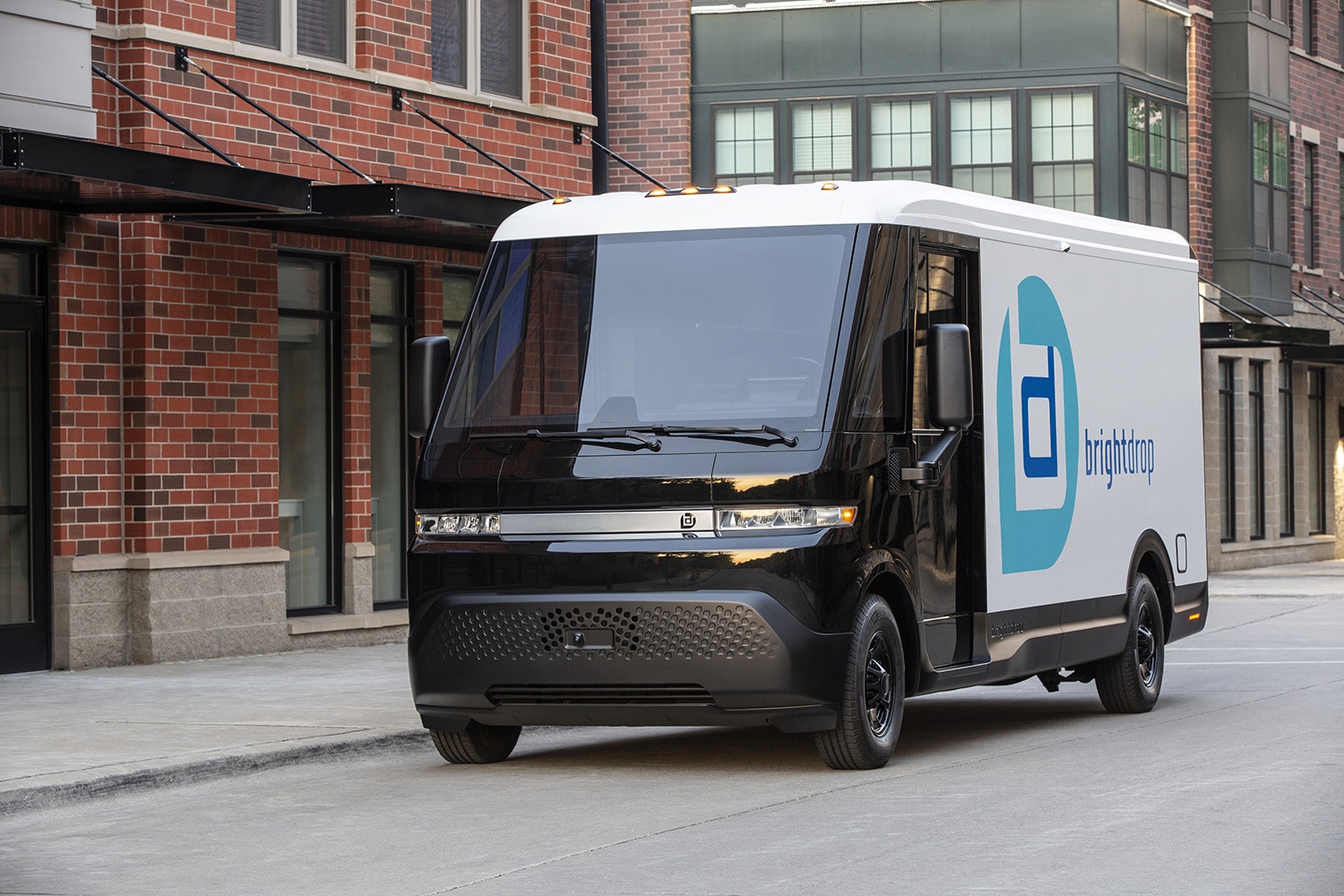The BrightDrop EV600 is an all-electric light commercial vehicle, purpose-built for the delivery of goods and services over long ranges.