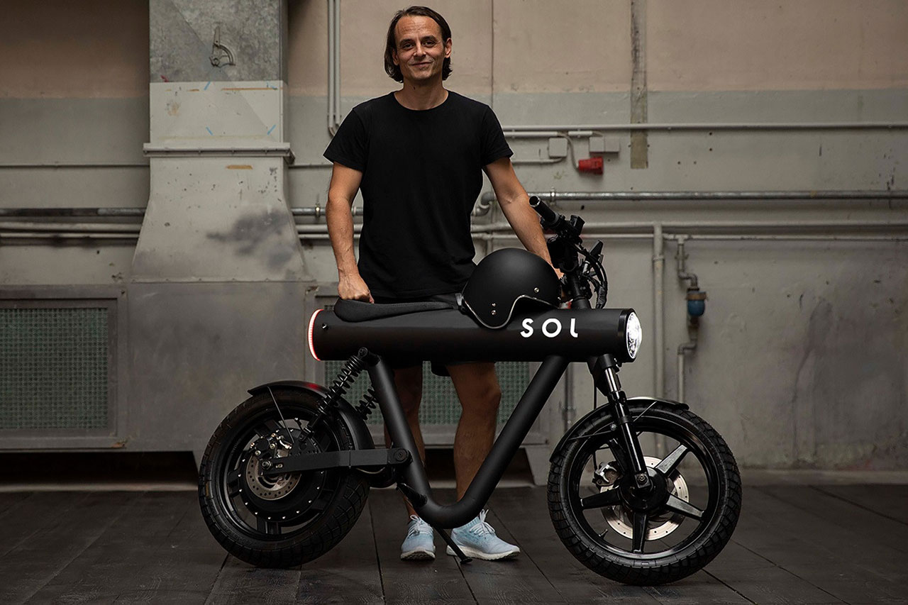 Eye-catching Pocket Rocket electric motorbike available for pre-order.