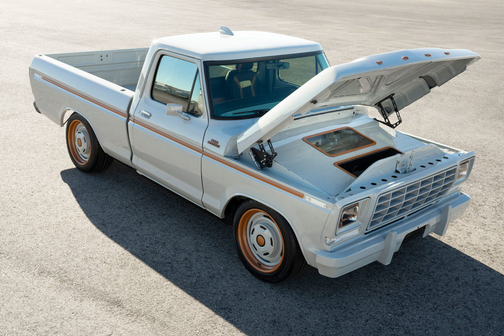 The F-100 Eluminator concept features all-wheel drive via two powerful electric motors.