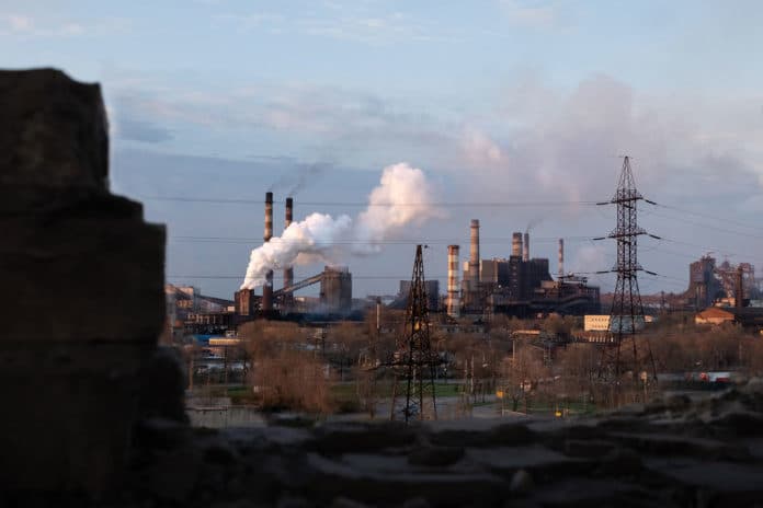 Researchers found way to scrub carbon dioxide from factory emissions.