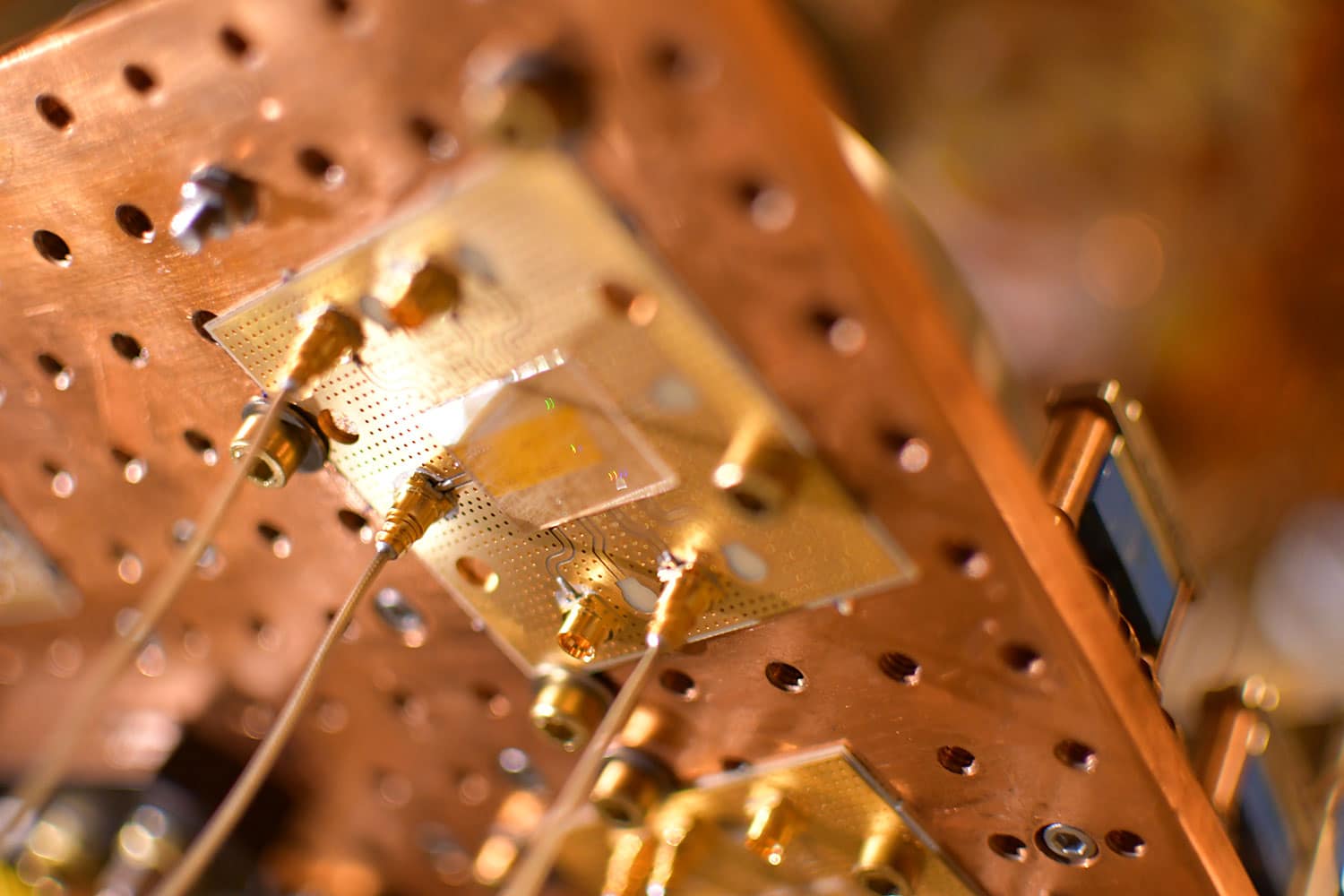 A chip that can control and modulate acoustic waves.