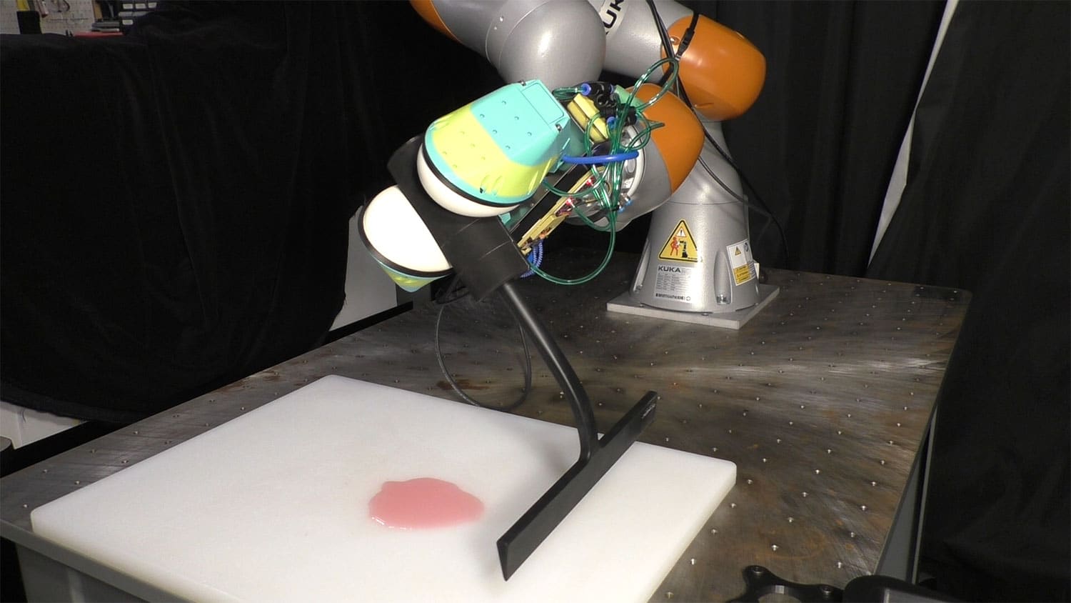 Soft robots learn to grasp tools with the right amount of force