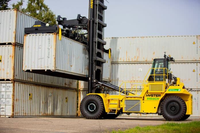Hyster begins first-ever pilot of hydrogen fuel cell-powered container handler.