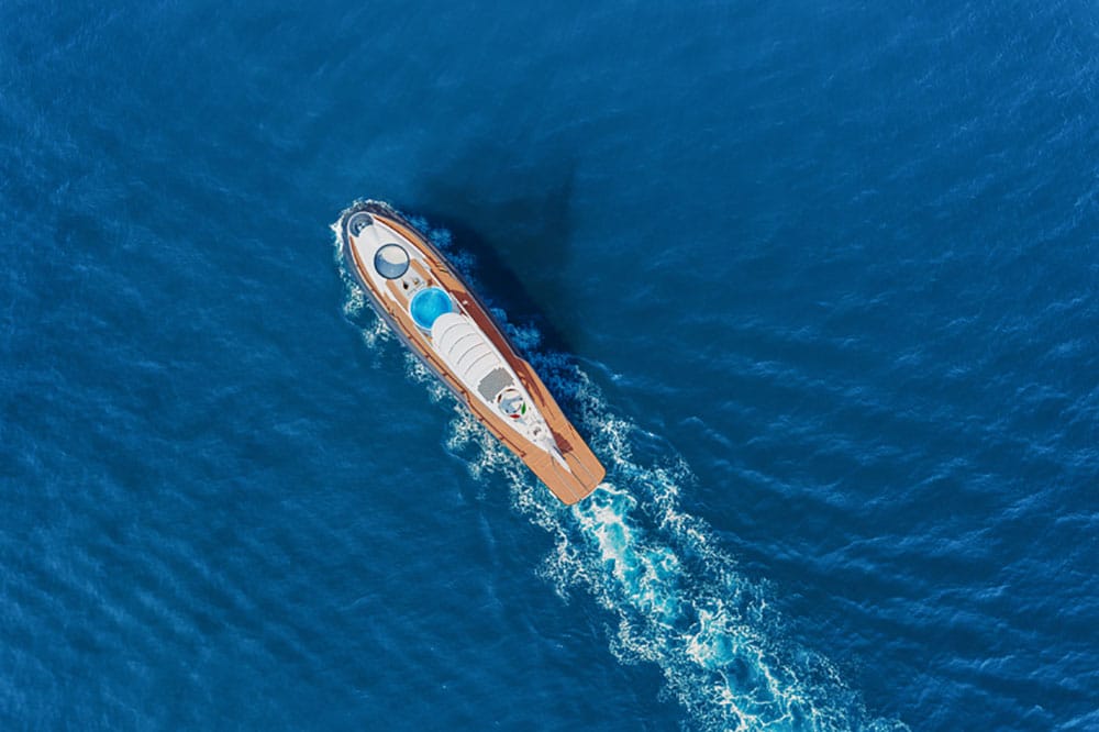 The Nautilus cruise across the ocean at speeds of up to 9 knots (16.7 km/h).