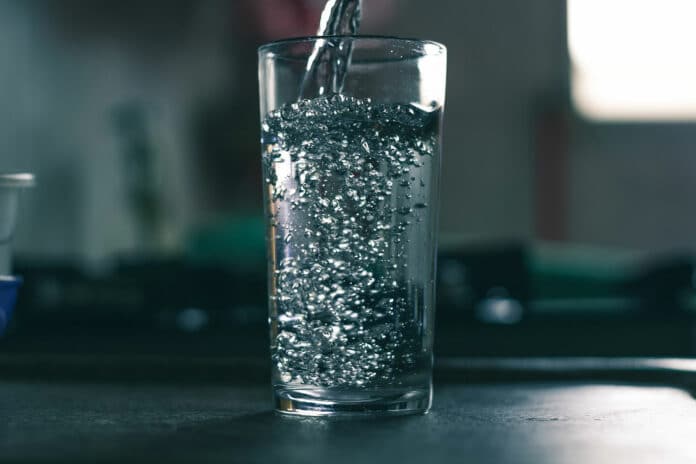 New water purification tech removes 99.9% of microplastics in 10 seconds.