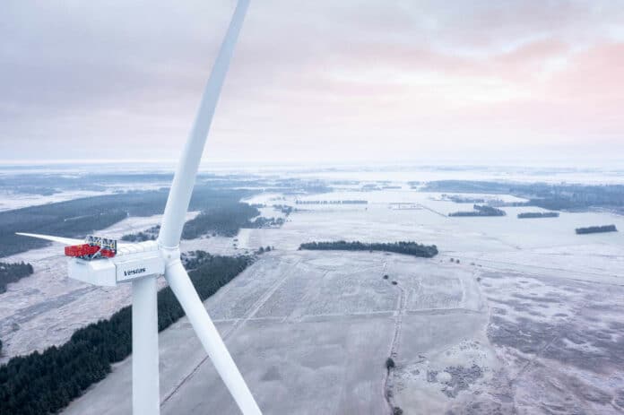 Vestas’ V236-15.0 MW prototype wind turbine produces first kWh of power.