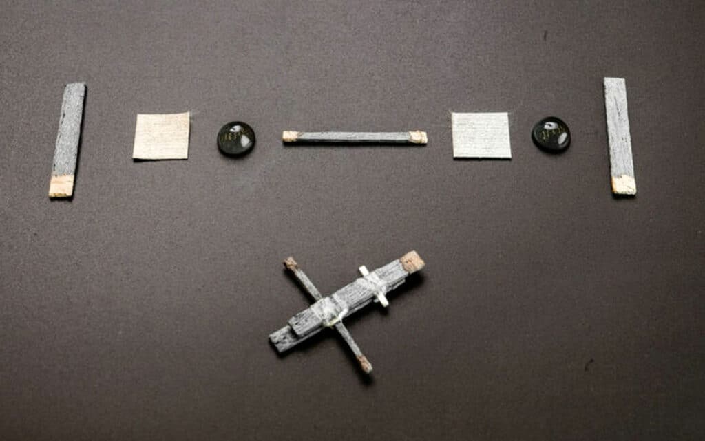 The components of the wood transistor. 