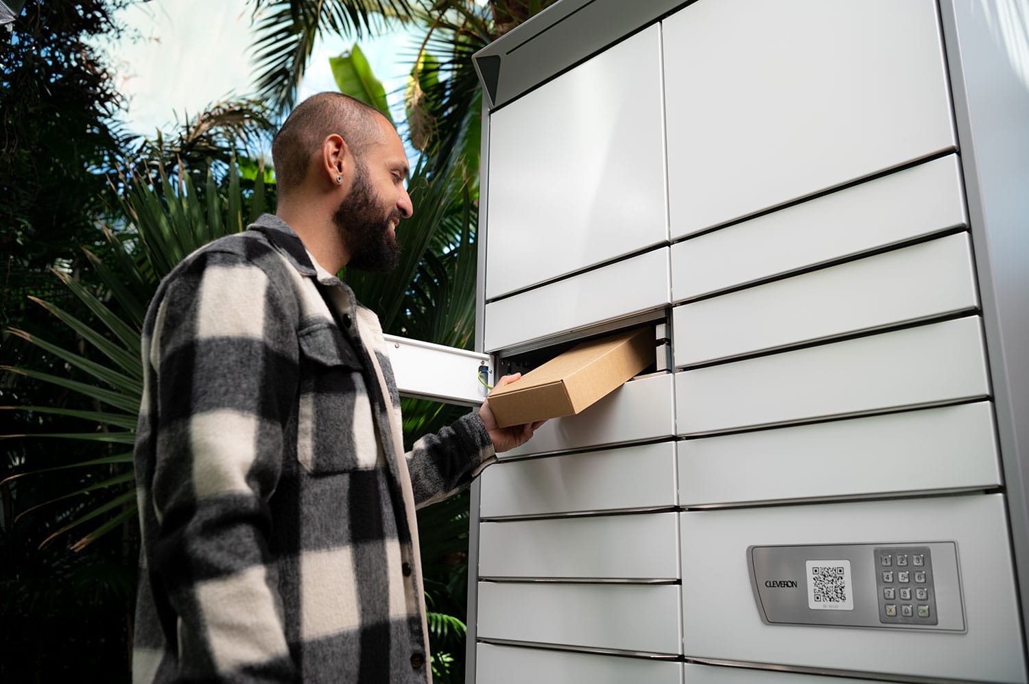 Cleveron 354, a battery-powered outdoor parcel locker.