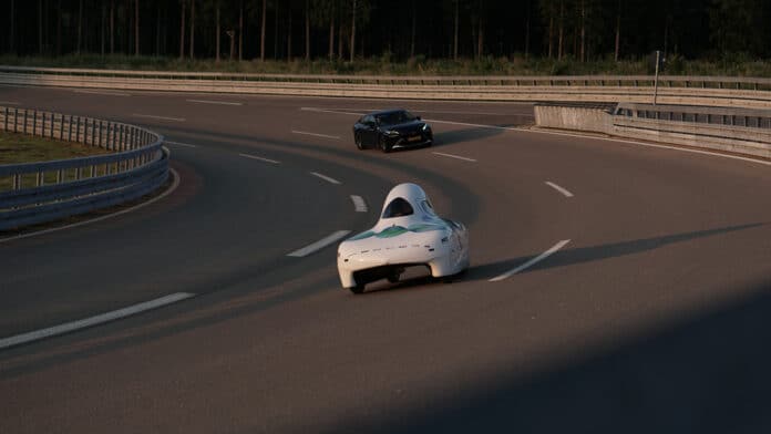 TU Delft students set a world record with hydrogen city car.