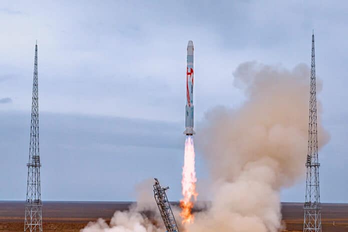 The launch of the Suzaku-2 Yao-2 carrier rocket.