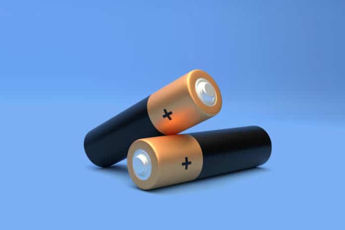 Metal nanoclusters enhance performance, stability of lithium-sulfur batteries