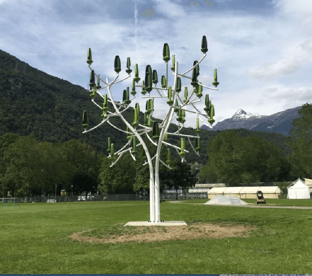 The WindTree is a steel structure (trunk and branches) on which 36 Aeroleaf are installed.