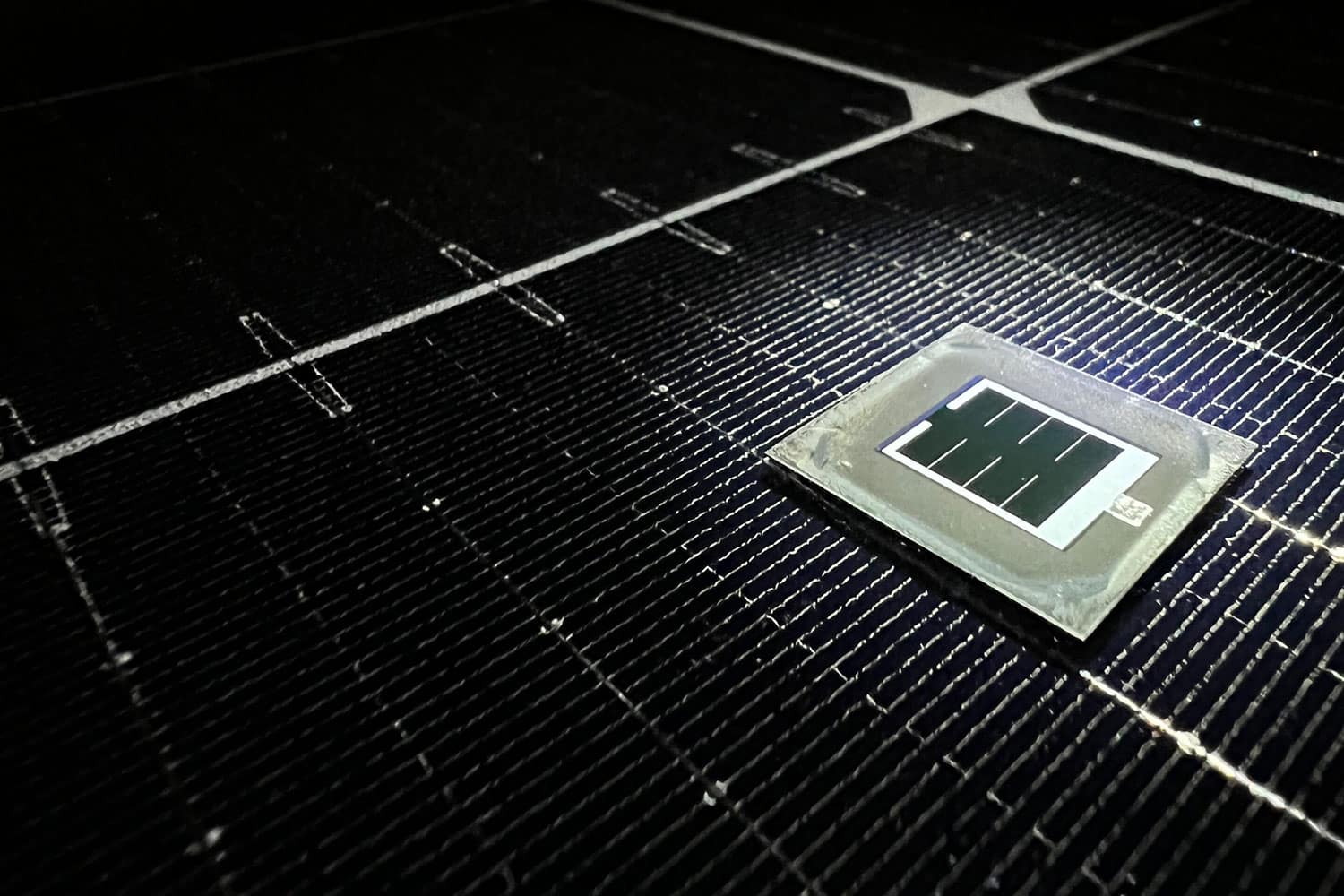 A perovskite/silicon tandem solar cell.