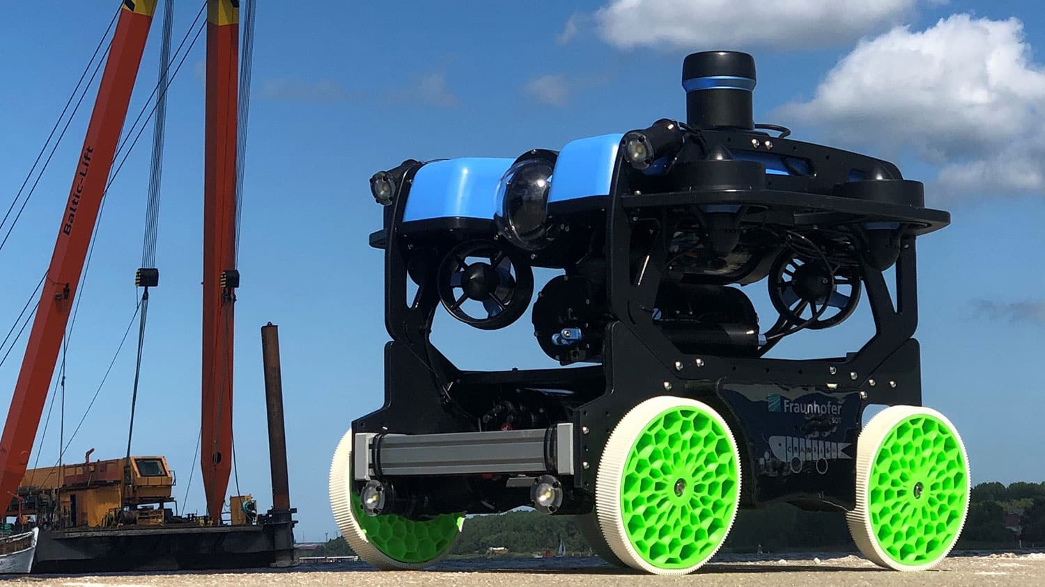 Underwater maintenance robot "Crawfish".